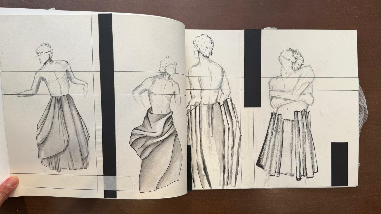 Doble página de dibujos a lápiz de figuras con faldas drapeadas